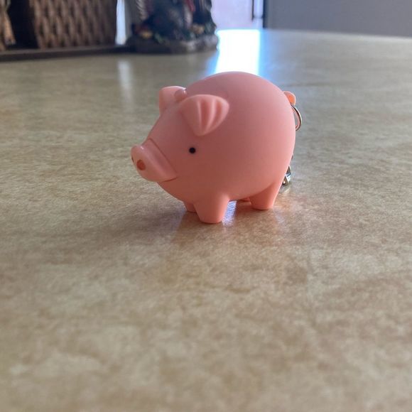Pig 🐷 Keychain With LED Flashlight - Picture 11 of 12